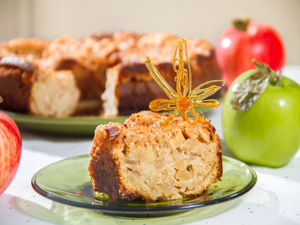 Cocina Cannábica: Torta Húmeda de Manzana y Canela