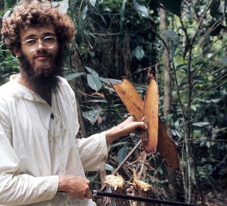 Terence McKenna En la región colombiana de las selvas del río Amazonas en 1971.